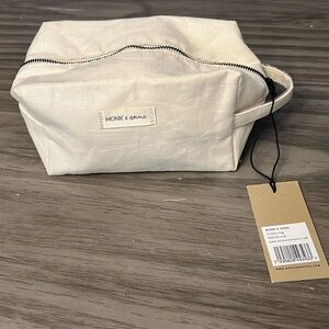 LINEN MONK & ANNA TOILETRY BAG